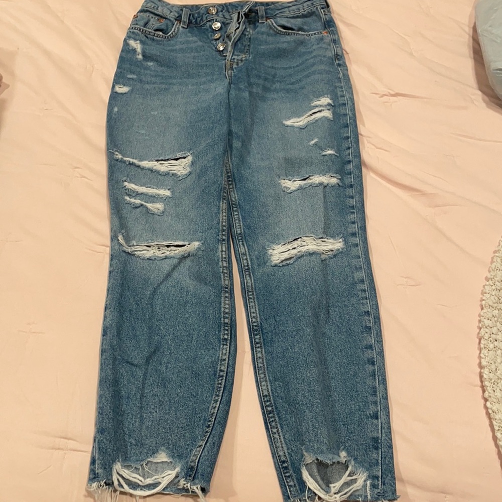 High wasted ripped jeans